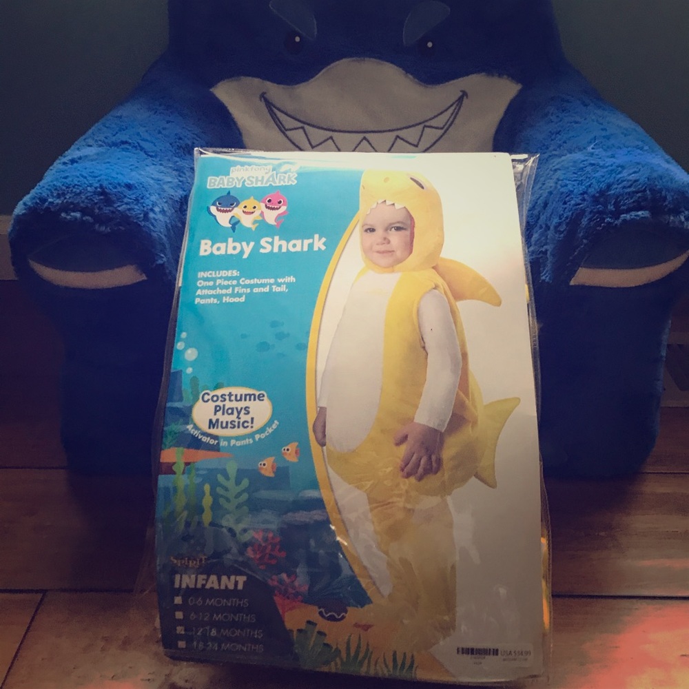 Baby Shark w/ Sound Chip Halloween Costume 12-18m